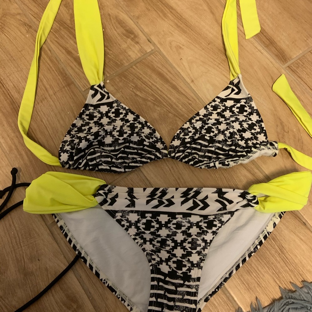 String Bikini Bundle - image 3